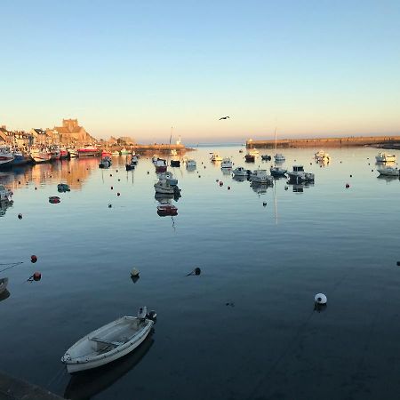 Entre Terre Et Mer Réville Exterior foto